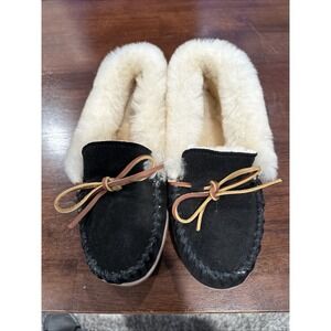 NEW MINNETONKA Women's Alpine Black Suede Sheepskin Fur Moccasin Slippers Size 6